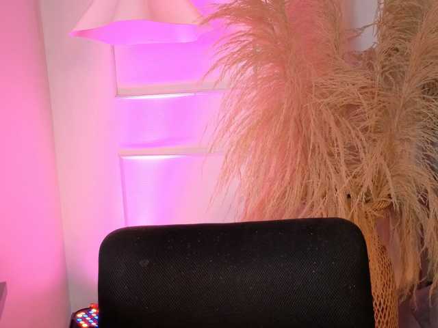 naia-cruzz live cam on BongaCams