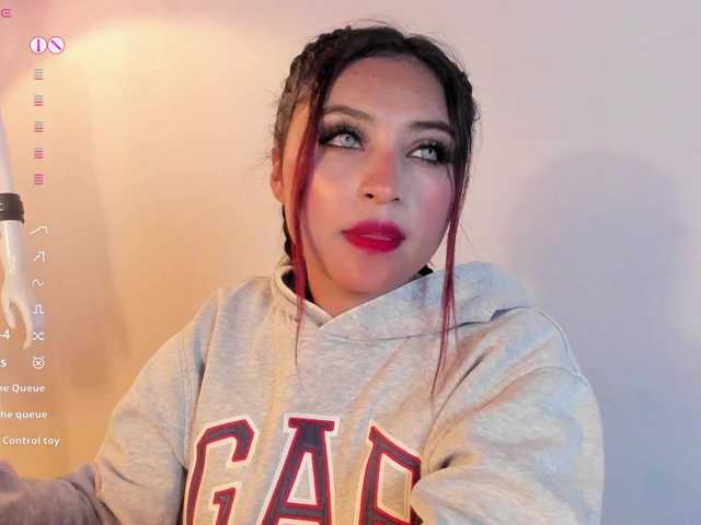 naia-cruzz live cam on BongaCams