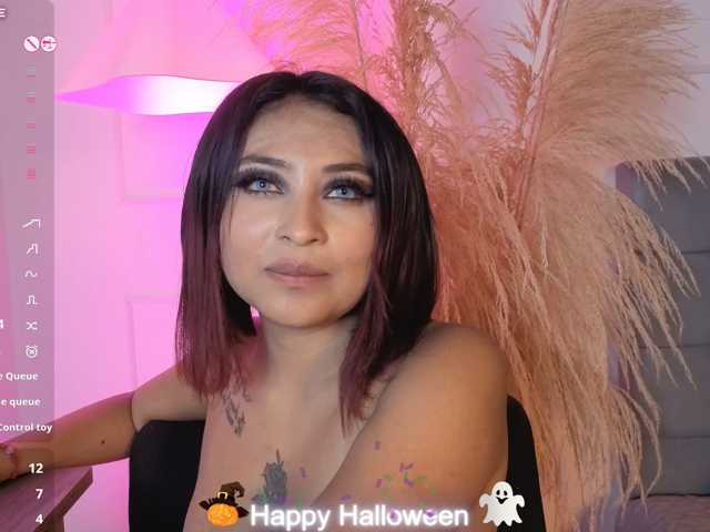 naia-cruzz live cam on BongaCams