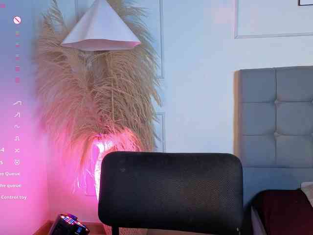 naia-cruzz webcam
