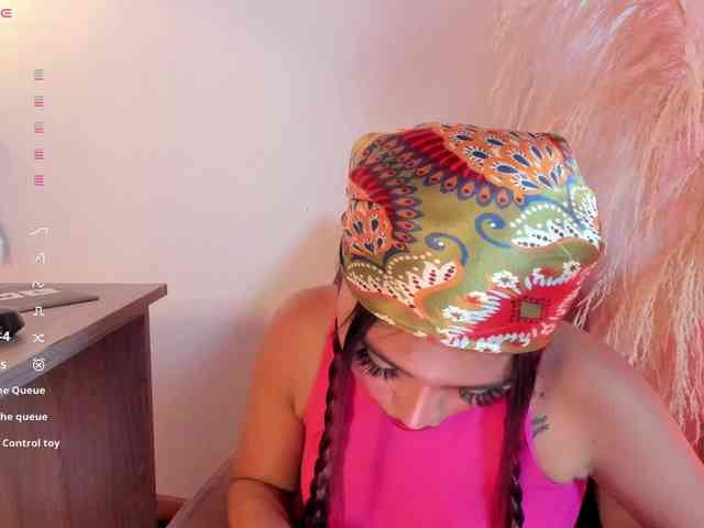 naia-cruzz webcam