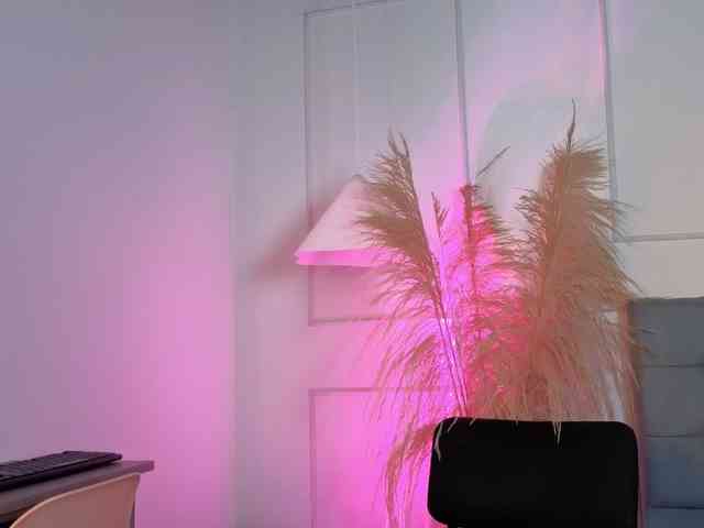 naia-cruzz webcam