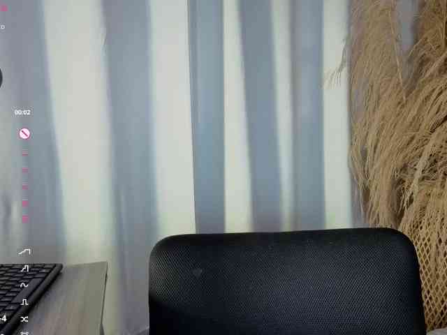 naia-cruzz webcam