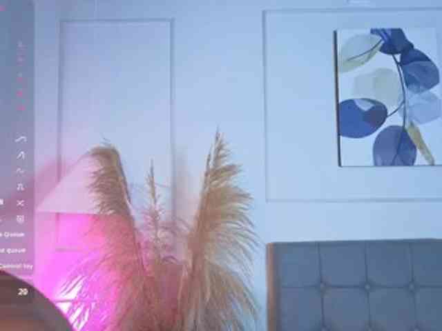 naia-cruzz webcam