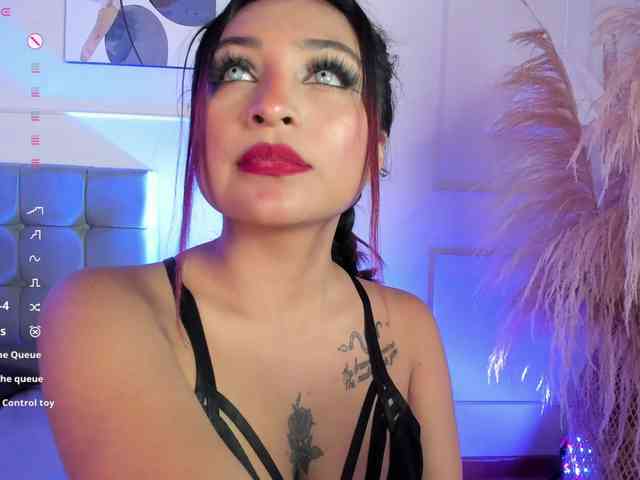 naia-cruzz webcam
