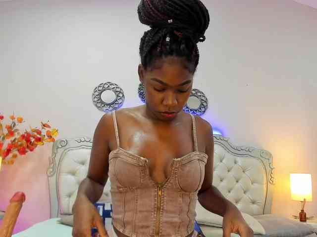 Model: Niky-Brownn