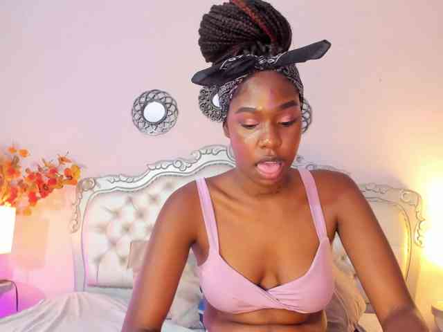 Niky-Brownn webcam
