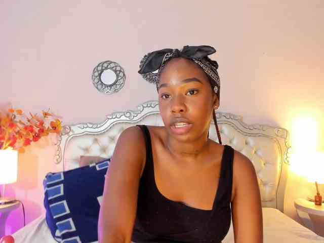 Niky-Brownn webcam