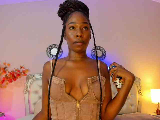 Niky-Brownn webcam