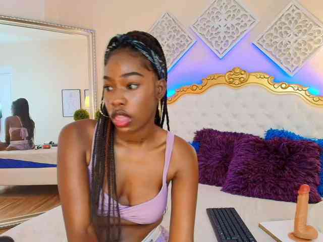 Niky-Brownn webcam