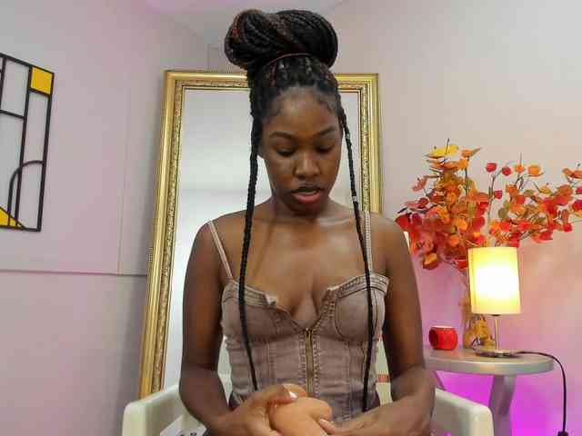 Niky-Brownn webcam
