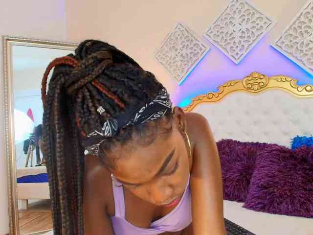 Niky-Brownn webcam