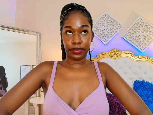 Niky-Brownn webcam
