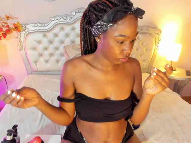 Niky-Brownn webcam