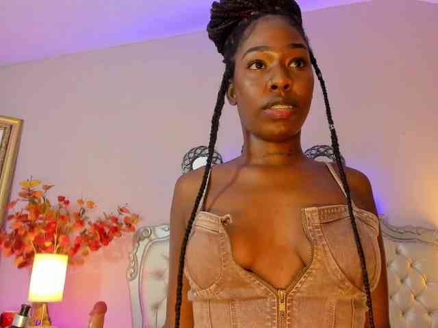 Niky-Brownn webcam