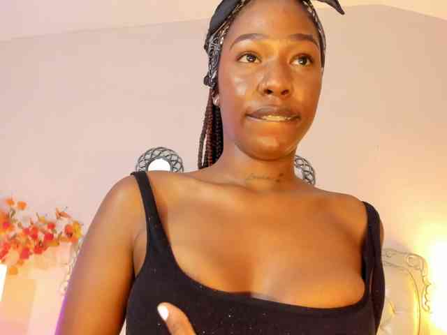 Niky-Brownn webcam
