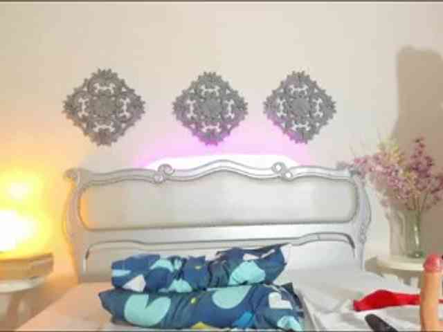 Niky-Brownn webcam