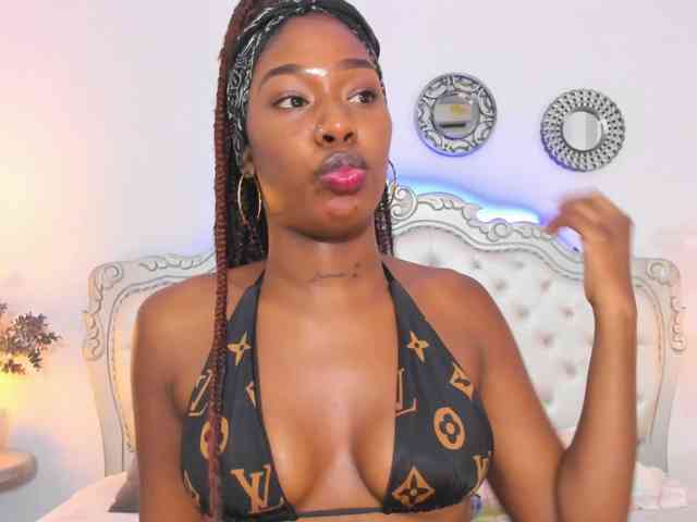 Niky-Brownn webcam