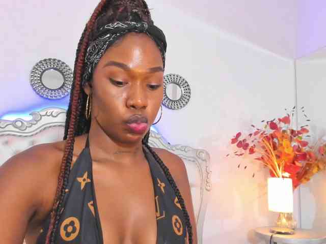 Niky-Brownn webcam