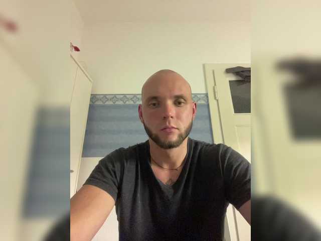 LuckyBoyy11 live cam