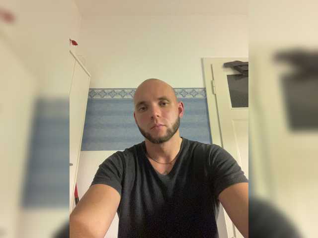 LuckyBoyy11 live cam