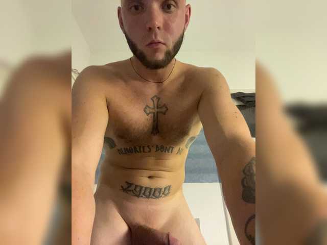 LuckyBoyy11 live cam