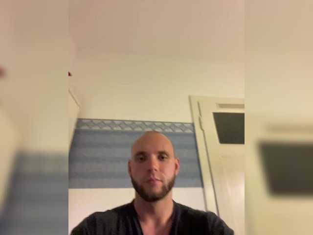 LuckyBoyy11 live cam