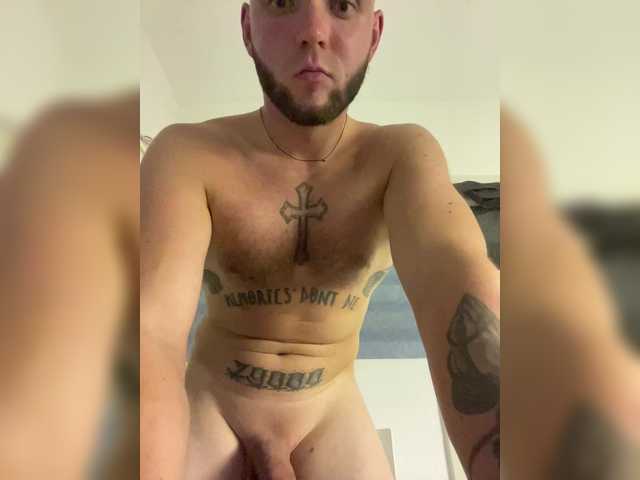 LuckyBoyy11 live cam