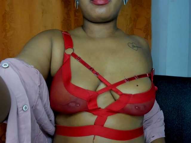Angiee1 live cam on BongaCams