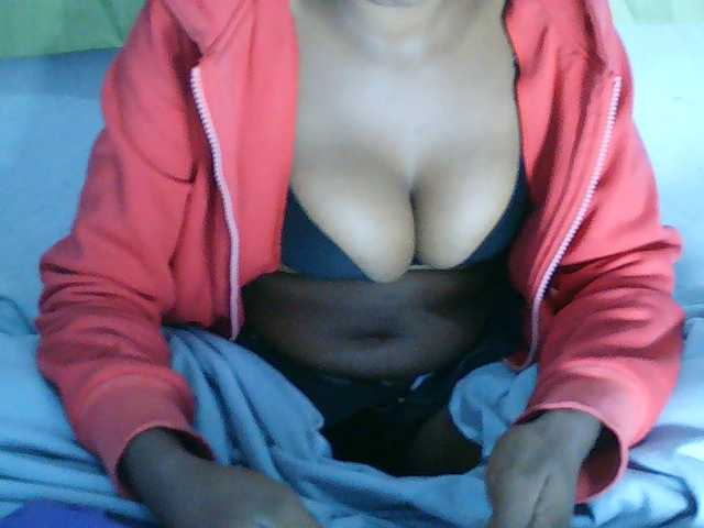Eveliny live cam on BongaCams