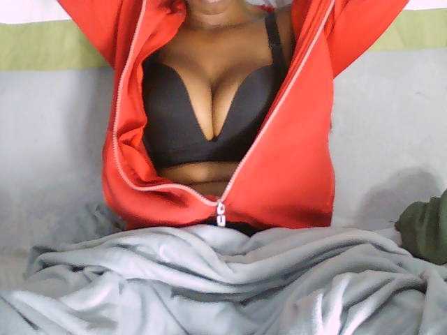 Eveliny live cam on BongaCams