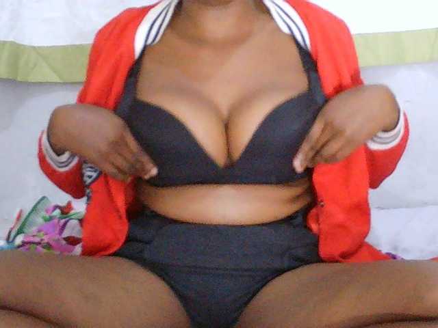 Eveliny live cam on BongaCams