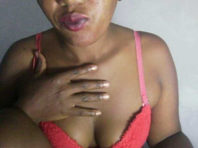 Eveliny live cam on BongaCams