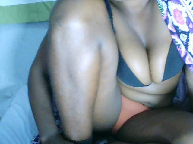 Eveliny live cam on BongaCams