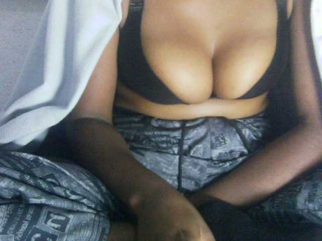 Eveliny live cam on BongaCams