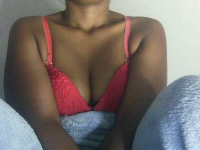 Eveliny live cam on BongaCams