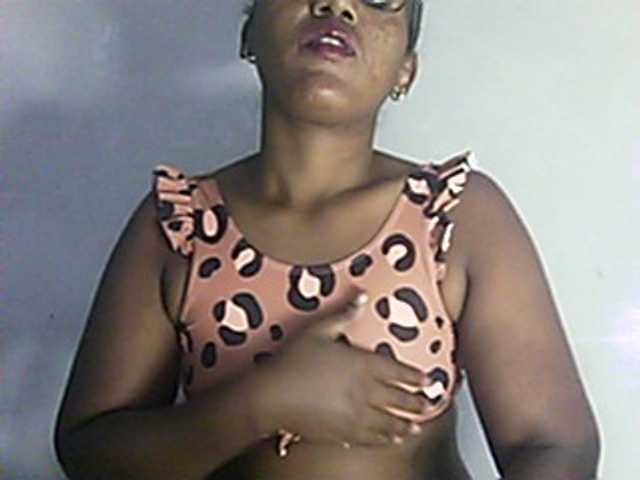 Eveliny live cam on BongaCams