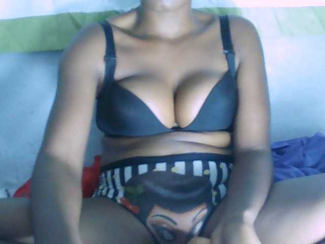 Eveliny live cam on BongaCams