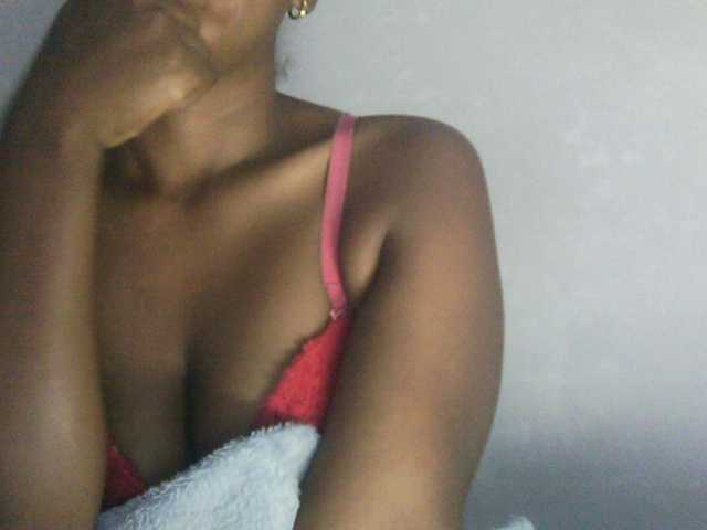 Eveliny live cam on BongaCams