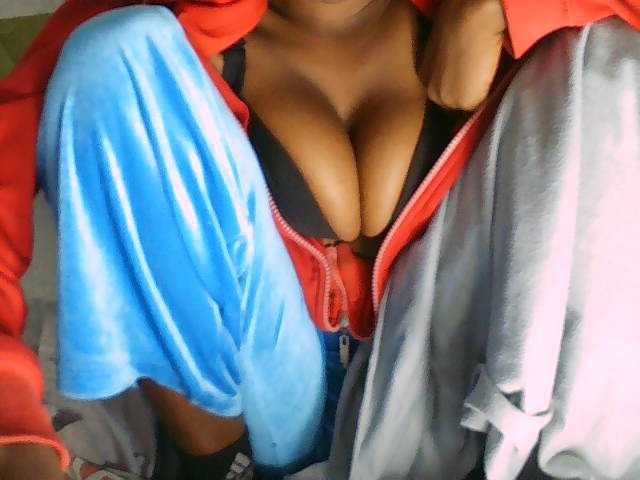 Eveliny live cam on BongaCams