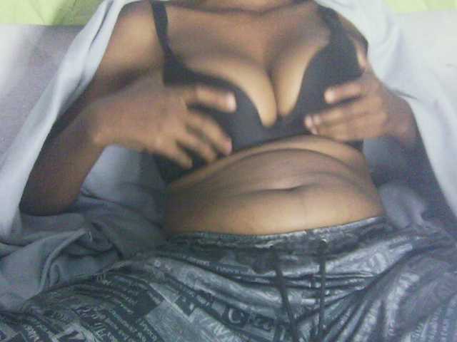 Eveliny live cam on BongaCams