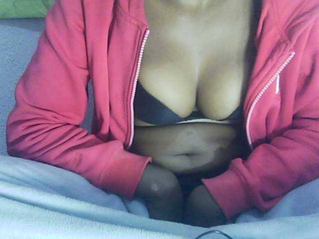 Eveliny live cam on BongaCams