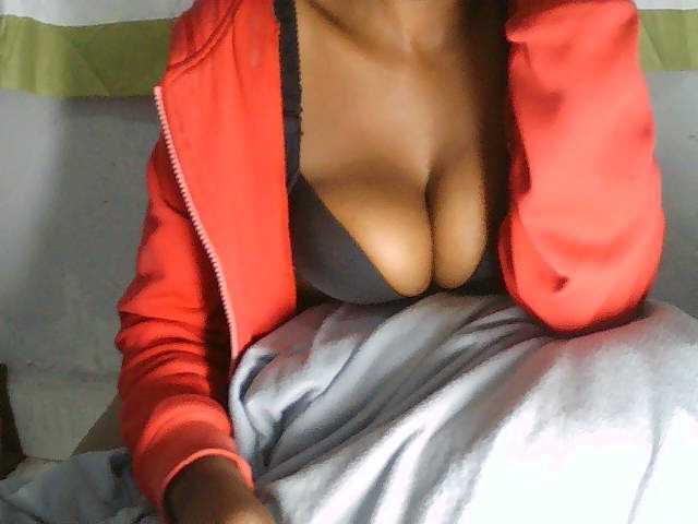 Eveliny live cam on BongaCams