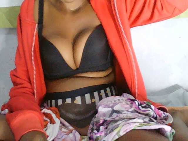 Eveliny — bongacams