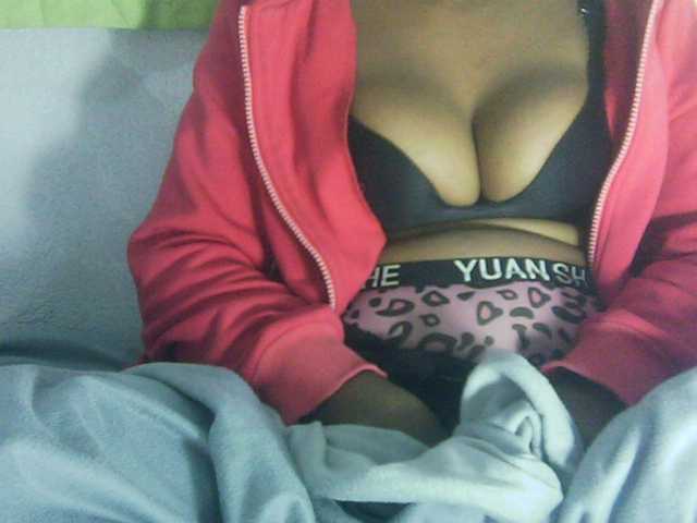 Eveliny live cam on BongaCams