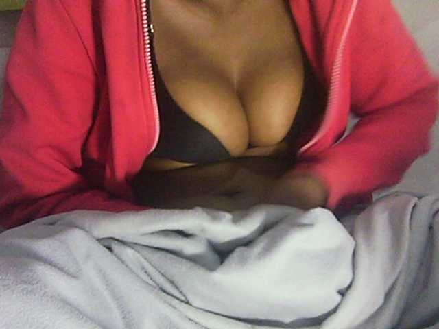 Eveliny live cam on BongaCams