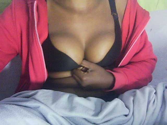 Eveliny live cam on BongaCams