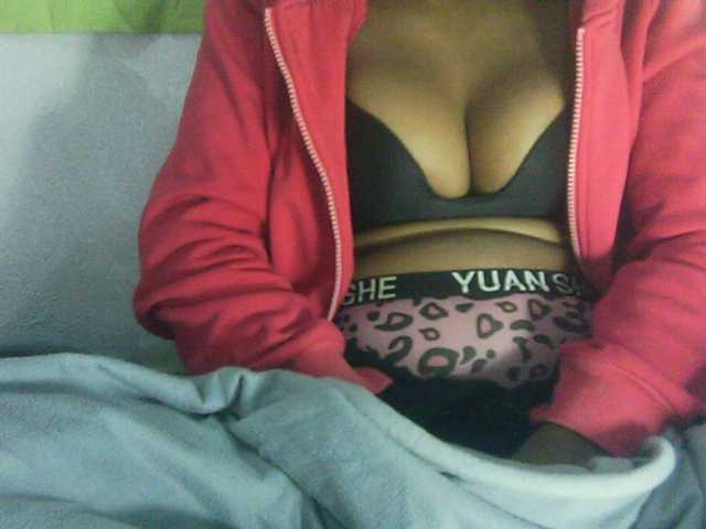 Eveliny live cam on BongaCams