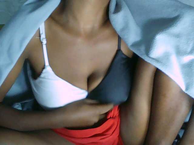 Eveliny live cam on BongaCams