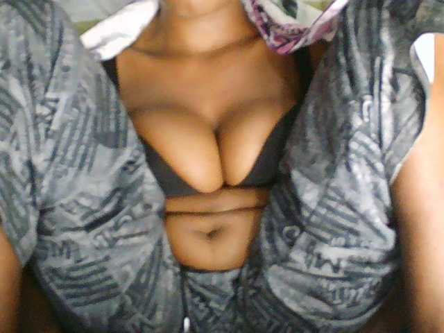 Eveliny live cam on BongaCams